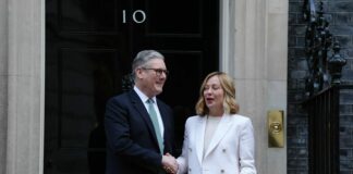Giorgia Meloni al bilaterale con Keir Starmer