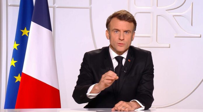 Macron “La minaccia russa tocca tutta l’Europa”