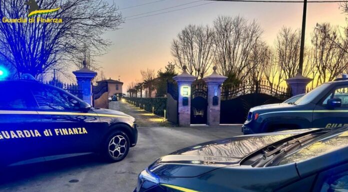 Reggio Emilia, arresti e perquisizioni per estorsione e usura