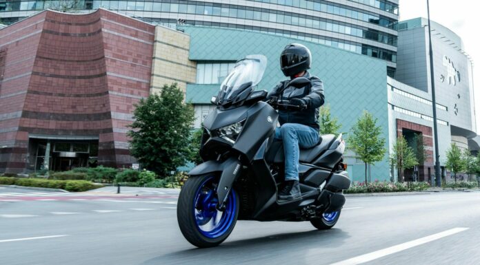 Yamaha presenta il nuovo scooter sportivo XMAX 300