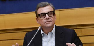 Calenda “Trump ha puntato coltello alla gola per indurre Kiev a tregua”