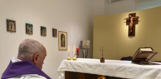 Il Papa ha concelebrato la Messa, diffusa la prima foto dal ricovero