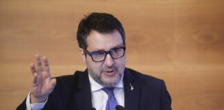 Salvini “Usa e Russia parlano di pace e UE pensa alla guerra”