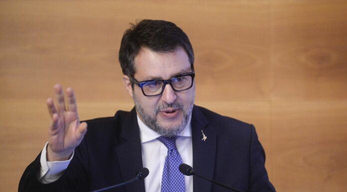 Salvini “Usa e Russia parlano di pace e UE pensa alla guerra”