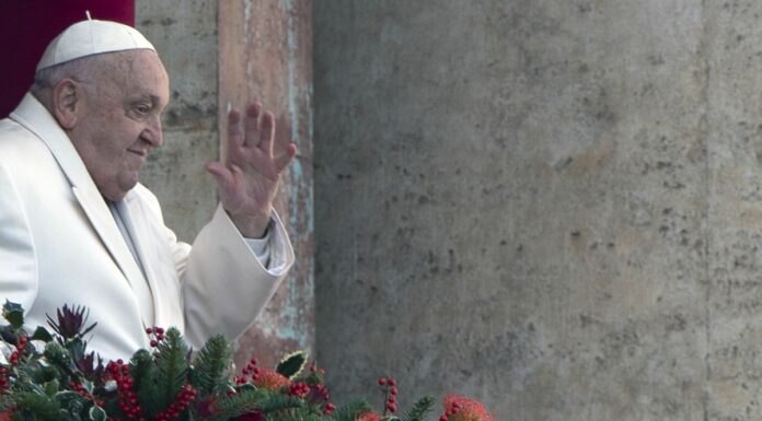 Papa, migliorano condizioni cliniche. Sospesa ventilazione non invasiva
