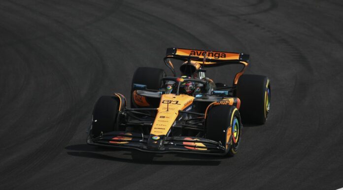 Piastri in pole position a Shanghai, Hamilton 5° e Leclerc 6°