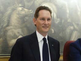 Assemblea degli azionisti di Stellantis, Elkann riproposto come amministratore esecutivo