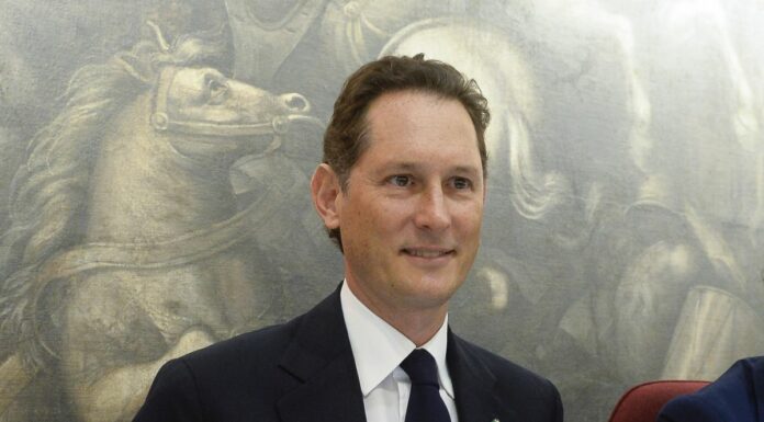 Ferrari, Elkann “2024 brillante, entusiasmo per Hamilton”