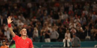 Dopo la pioggia lo tsunami, Mensik piega Djokovic e trionfa a Miami