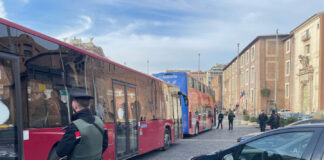 Furti e borseggi sui mezzi pubblici, 16 persone arrestate a Roma