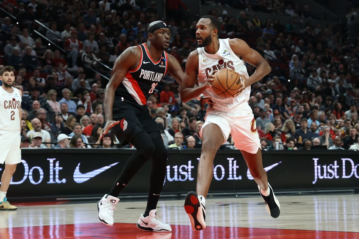 Oklahoma e Cleveland vincono ancora nella notte NBA, Houston piega Atlanta a Ovest
