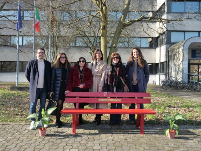Comune-di-Venezia-Panchina-Rossa (1)