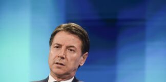 UE, Conte “No al folle piano di riarmo senza una difesa comune”