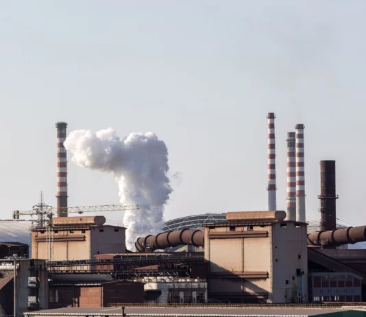 Ex Ilva, Urso aggiorna Decaro sulla riunione al Mimit e sulle prospettive per Taranto