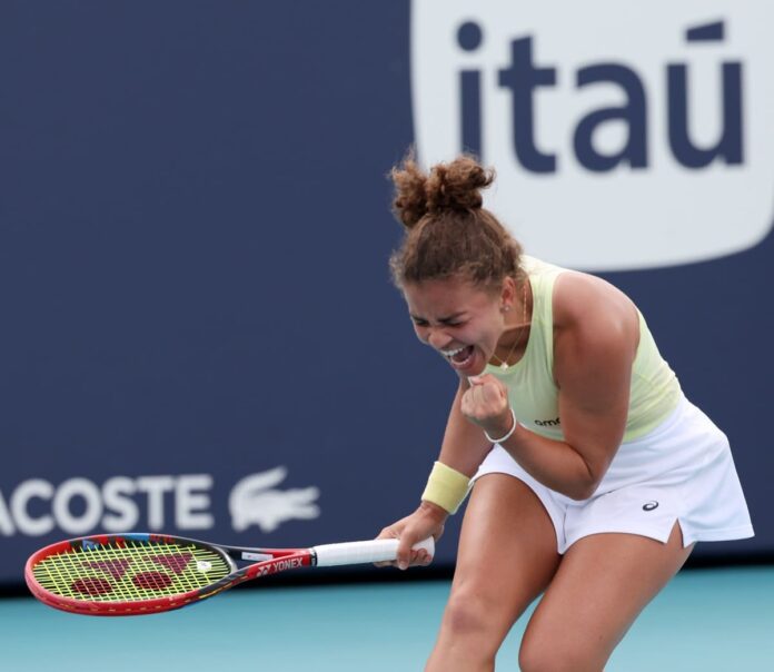 Jasmine-Paolini (1)