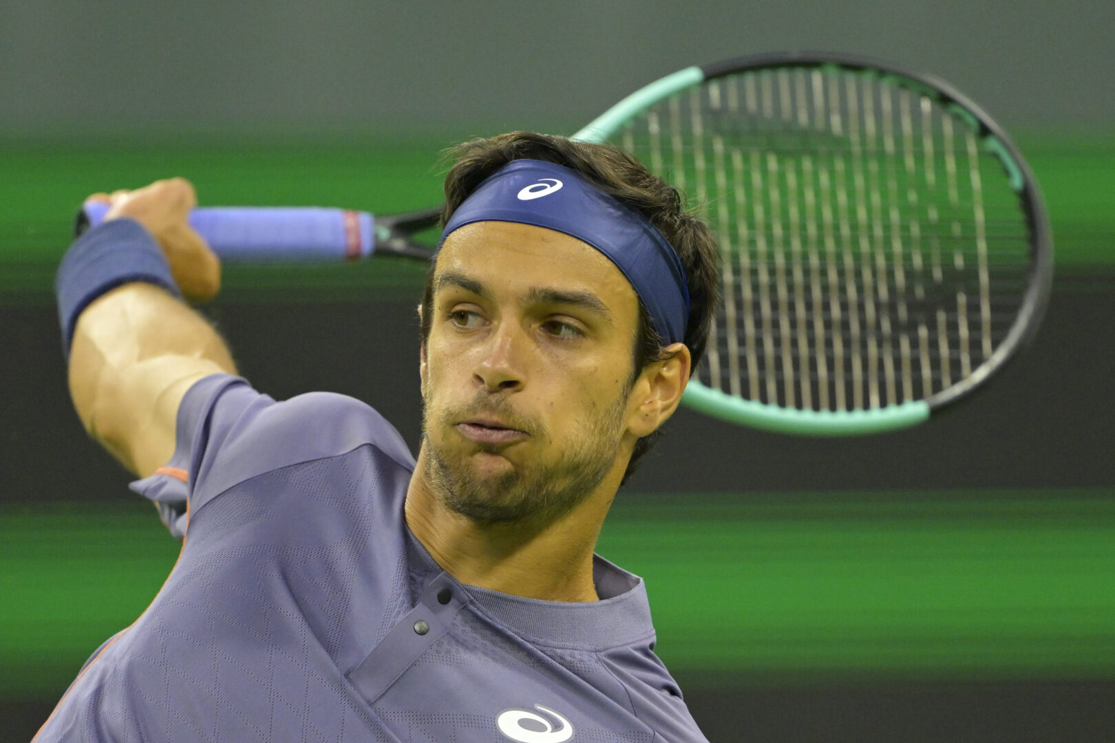 Musetti soffre ma vola al terzo turno di Miami, out Cinà