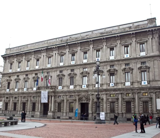 Milano, il Consiglio Comunale approva il bilancio di previsione 2026-2028