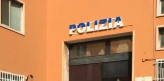 Fingono di essere carabinieri per avere soldi e droga, la Polizia arresta due romani