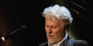 Ron live a Roma il 6 aprile con “Al centro esatto della Musica”