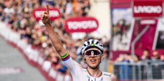 Pogacar senza rivali, vince in solitaria la Strade Bianche 2025 e cala il tris