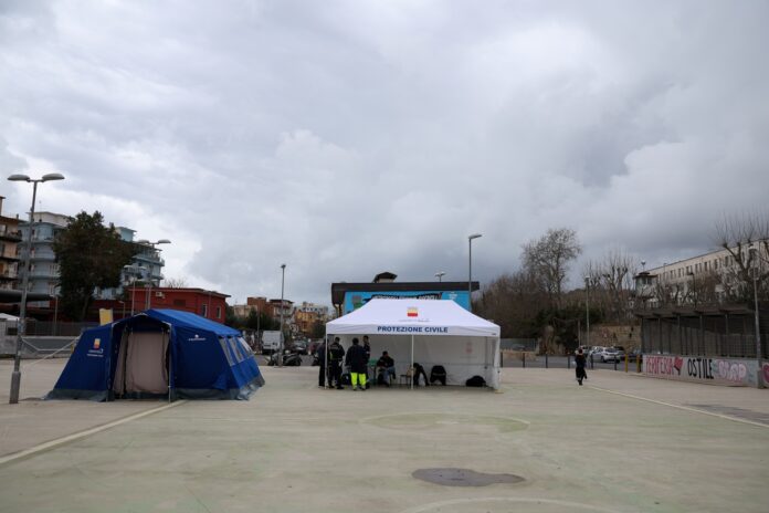 Napoli, forte scossa di terremoto, di magnitudo 4.4, con epicentro nella zona dei Campi Flegrei