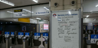 Ripresi i voli all’aeroporto Heathrow di Londra dopo l’incendio