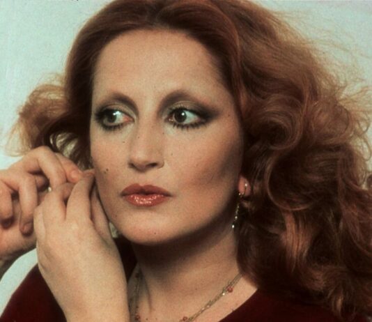 86 anni per Mina, icona intramontabile della musica italiana