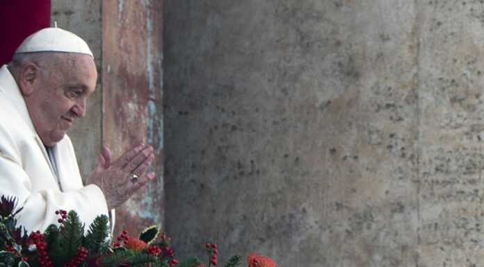 Ogni 15 secondi radio e tv parlano della salute del Papa