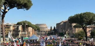 Conte “100 mila in piazza, no a folle piano di riarmo”