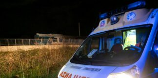 Auto contro un albero, morti quattro giovanissimi nel tarantino