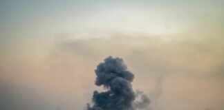 مقتل عنصر من حزب الله في غارة جوية إسرائيلية على جنوب لبنان