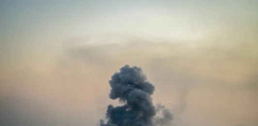 مقتل عنصر من حزب الله في غارة جوية إسرائيلية على جنوب لبنان