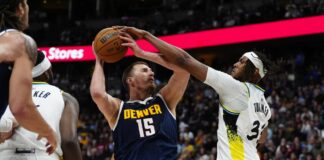 Curry sbatte sul muro di Houston, Jokic fenomeno ma Denver va ko