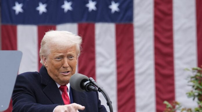 Dazi, Trump “Pausa di 90 giorni tranne che per la Cina”