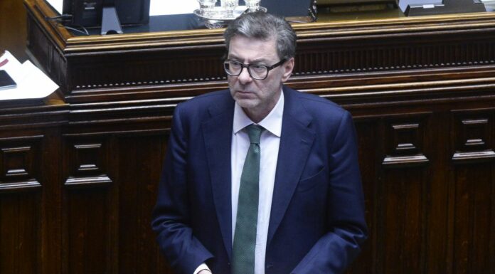 Giorgetti “Approvato documento finanza pubblica diverso dal passato”