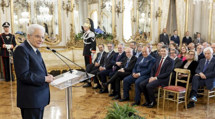 Mattarella “Di fronte a pericoli nuovi polizia dà sicurezza e speranza”