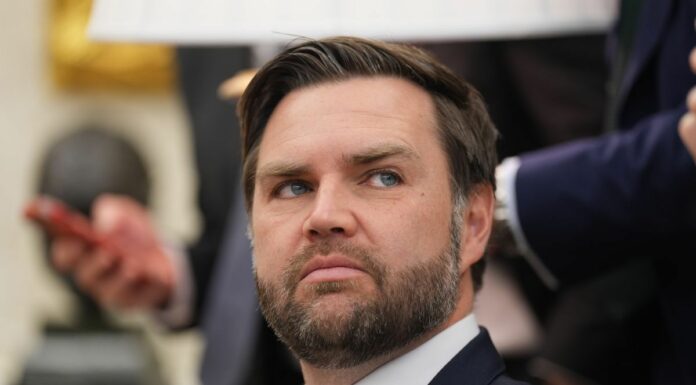 Vance in missione in Italia, incontrerà Meloni e cardinale Parolin