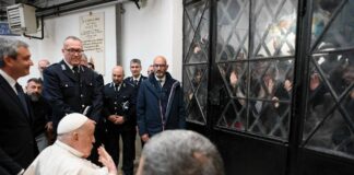 Il Papa ai detenuti “Non posso fare lavanda dei piedi ma vi sono vicino”