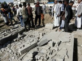 Yemen, le forze governative colpiscono le postazioni degli Houthi
