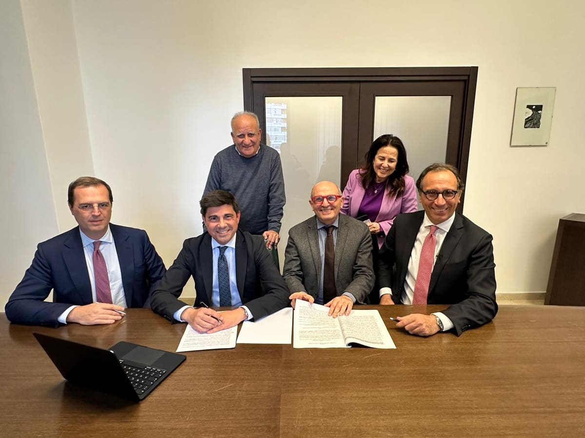 Trasporti, firmato il contratto per i servizi “in house” tra Regione Siciliana e Ast