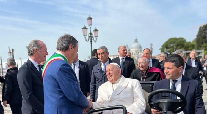 Papa Francesco, il cordoglio di Brugnaro “Ha segnato la storia del nostro tempo”
