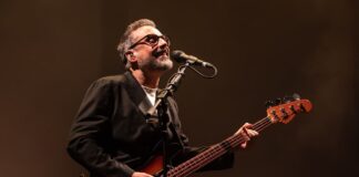 Tour europeo per Brunori Sas, annunciati 7 concerti a dicembre: ecco tutte le date e le città