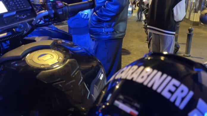 Carabinieri movida Chiaia (1)