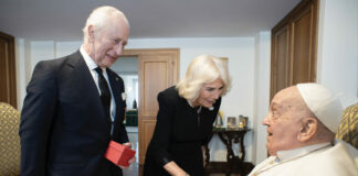 Papa Francesco incontra Re Carlo e Regina Camilla