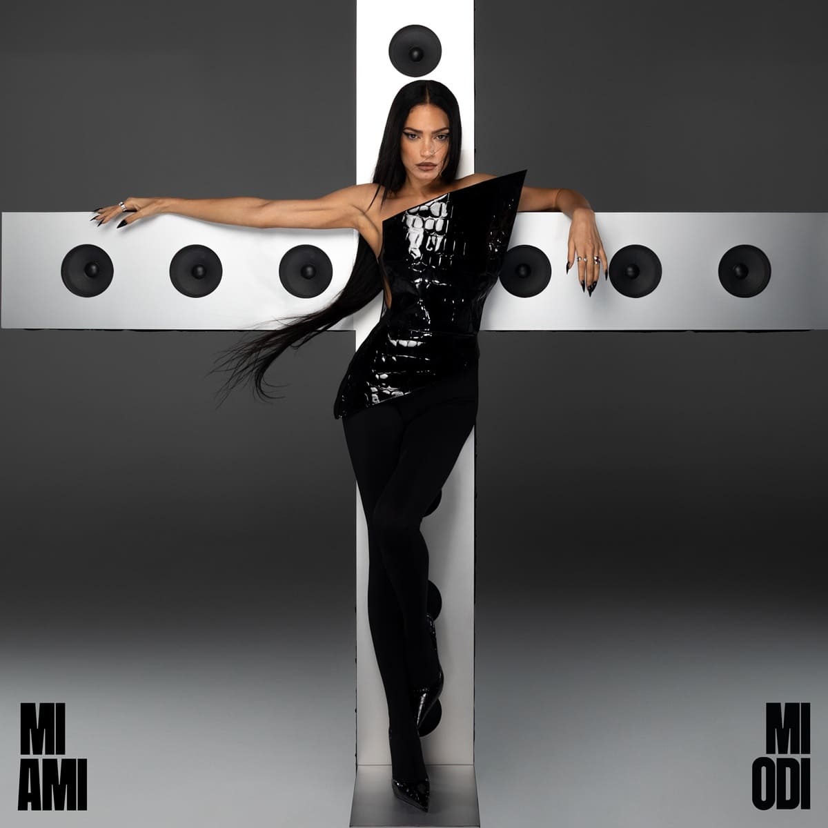 Dal 2 maggio il nuovo album di Elodie “Mi ami mi odi”