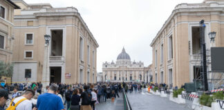 Roma, 8 arresti per borseggi a turisti che rendevano omaggio a Papa Francesco