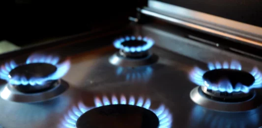 Il 49% degli europei è favorevole a riprendere le importazioni di gas dalla Russia a guerra finita