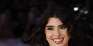 Compleanno con proposta di matrimonio per l’attrice di “Mare Fuori” Giovanna Sannino