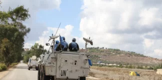 Libano, una pattuglia Unifil presa di mira dai civili