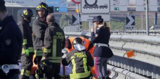 Tre morti sulle strade siciliane. Donna travolta da auto a Palermo, due motociclisti perdono la vita sulla A29dir